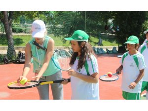 Çankayalı çocukların tenis merakı