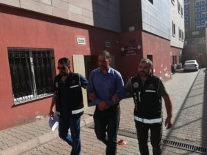 Ülkesinden getirdiği ilaçları satan kaçak eczacı yakalandı