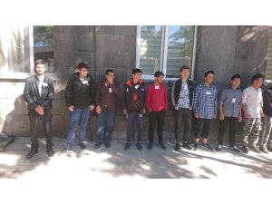 Kars’ta 56 düzensiz göçmen yakalandı