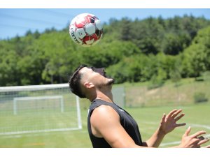 Jahovic geçen sezonun faturasını Kocaman'a kesti