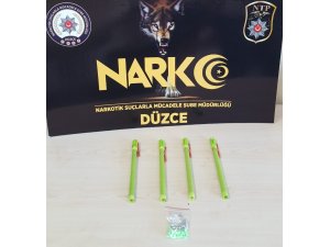 Yapılan operasyonda dinamit lokumu ve uyuşturucu çıktı