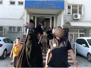 Kırmızı bültenle aranan DEAŞ’lı Fransızlar yakalandı