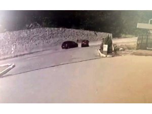 1’i ağır 5 kişinin yaralandığı kaza güvenlik kameralarına yansıdı