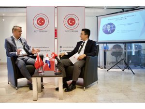 Hollanda'da "Profesyoneller Gençlerle Buluşuyor"