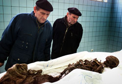 Srebrenica şehitlerini anıyoruz