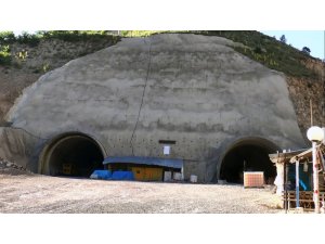 Türkiye’nin en uzun 3. tünelinde kazı çalışmaları tamamlandı