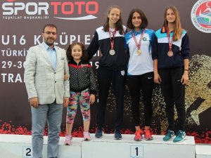 Osmangazili atletlerin madalya coşkusu
