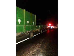 Karayolunda traktör ve römorklar kazaya davetiye çıkarıyor