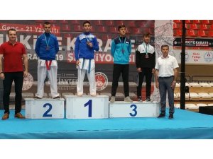 Kağıtsporlu karatecilerden 6 Türkiye derecesi