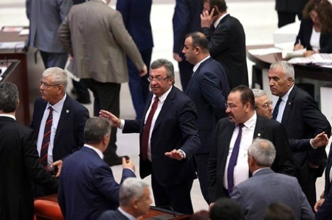 İYİ Parti-HDP kavgası gündemin ilk sırasına oturdu: İYİ Parti size söylüyorum...