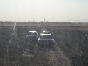 Anız yangınını söndürmek isteyen itfaiyecilerin darp edildiği iddiası