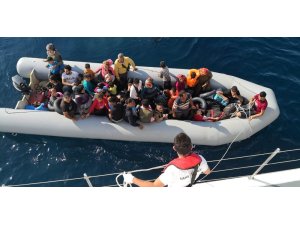 Umuda yolculuğa çıkan Suriyeli bebek, Sahil Güvenlik tarafından kurtarıldı