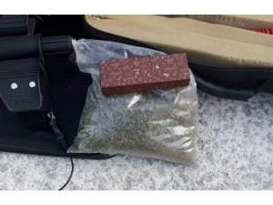 Jandarmanın uyuşturucu ve silahla yakaladığı 2 kişi gözaltına alındı