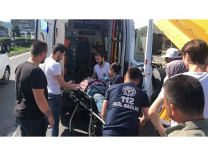 Damperi açılan kamyon üst geçide çarptı: 1 yaralı