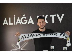 Aliağaspor’da Berkant imzaladı