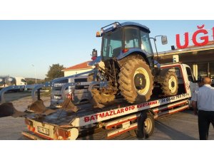 Çaldıkları traktörü internetten satışa koydular