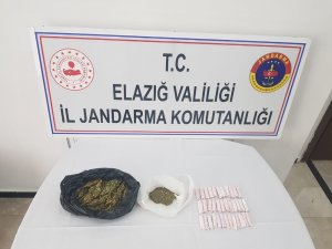 Hipodromda satışa hazır fişekler halinde  esrar ele geçirildi