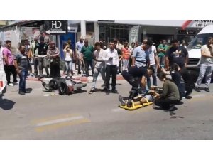 Motorsikletliye çarpma anı güvenlik kamerasında