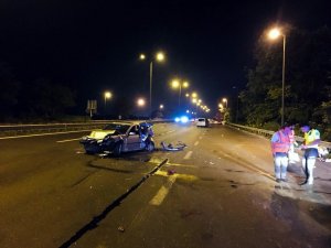 TEM’de 3 araç birbirine girdi: 5 yaralı