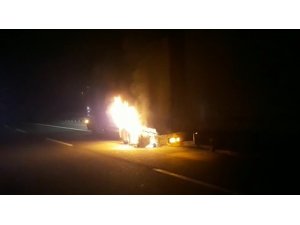 Bilecik’te lastiği patlayan tır alev aldı