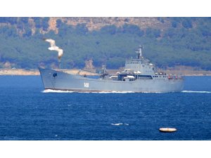 Rus askeri gemisi Çanakkale Boğazı'ndan geçti