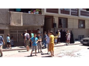 Halının üzerine atılan izmarit yangın çıkardı