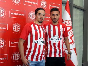 Antalyaspor’da 2 imza birden