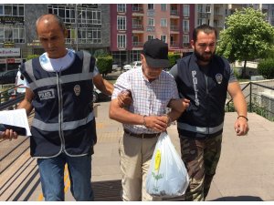 Balıkesir'de 74 yaşındaki yankesicilik şüphelisi yakalandı