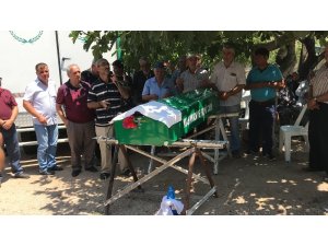 Eşinin amcası tarafından öldürülen genç son yolculuğuna uğurlandı