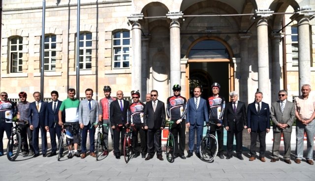 15 Temmuz şehitleri için Konya'dan İstanbul'a kadar pedal çevirecekler