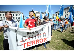 Uygur Türkleri Brüksel'de Çin'i protesto etti
