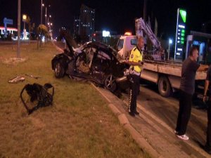Lüks otomobiller çarpıştı: 2 ölü, 3 yaralı