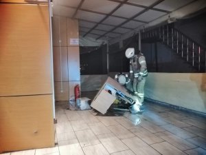 Sancaktepe’de börek salonundan yükselen duman korkuttu