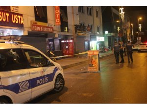 Kimliği belirsiz kişilerce otomobilden açılan ateş sonucu 2 kişi yaralandı