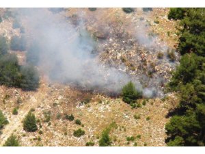 Helikopter ile trafik denetimine gittiler, orman yangını ile karşılaştılar