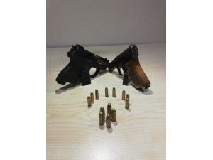 Huzur uygulamasında iki tabanca ele geçirildi