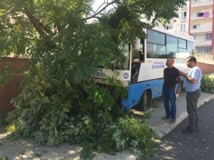 Otobüsün freni boşaldı faciadan dönüldü