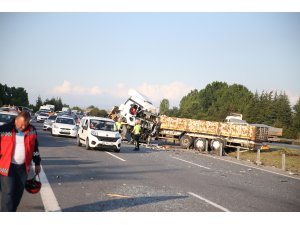GÜNCELLEME 2 - Otoyolda zincirleme trafik kazası: 1 ölü, 5 yaralı