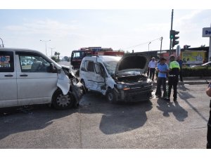 Tarsus’ta trafik kazasında: 2 yaralı