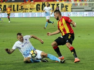 Göztepe zorluyor, Ghilas gitmiyor
