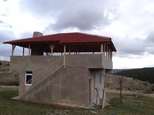 Taşköprü’de köy konağına saldırı