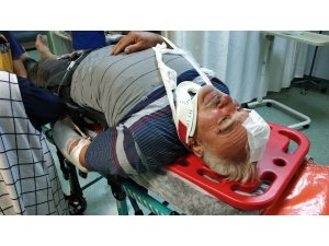 Kaza yapan kardeşi için hastaneye giderken kazada yaralandı