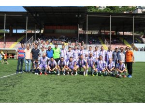 Şöhretlerden futbol resitali