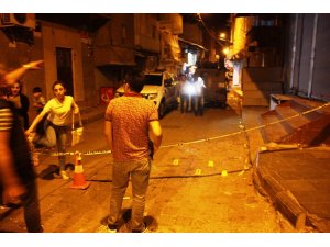 Sokak ortasında uzun namlulu silahlarla kavga