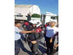 Tuzla’da polis ekiplerin yaşanan arbedeyi önlemek için havaya ateş açtığı anlar kamerada