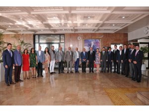 EGİAD iş dünyası Tunç Soyer ile buluştu