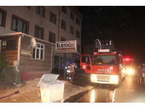 Mobilya atölyesinde çıkan yangın korkuttu