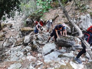 Kanyonda kaybolan 5 turist kurtarıldı