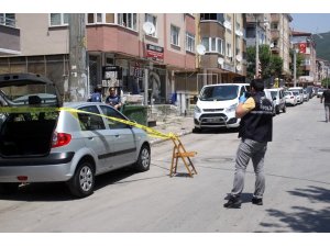 Trafikte kendisine yol vermeyen gence defalarca ateş etti