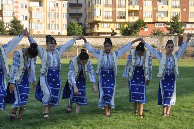 Akşehir’de uluslar dansı